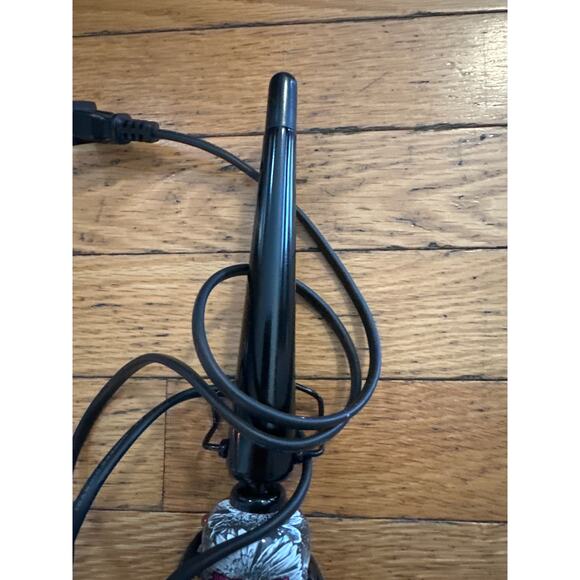 Hot Shot Tools Pink Leopard Curling Wand 1” Barrel Professional Styler - Picture 3 of 3